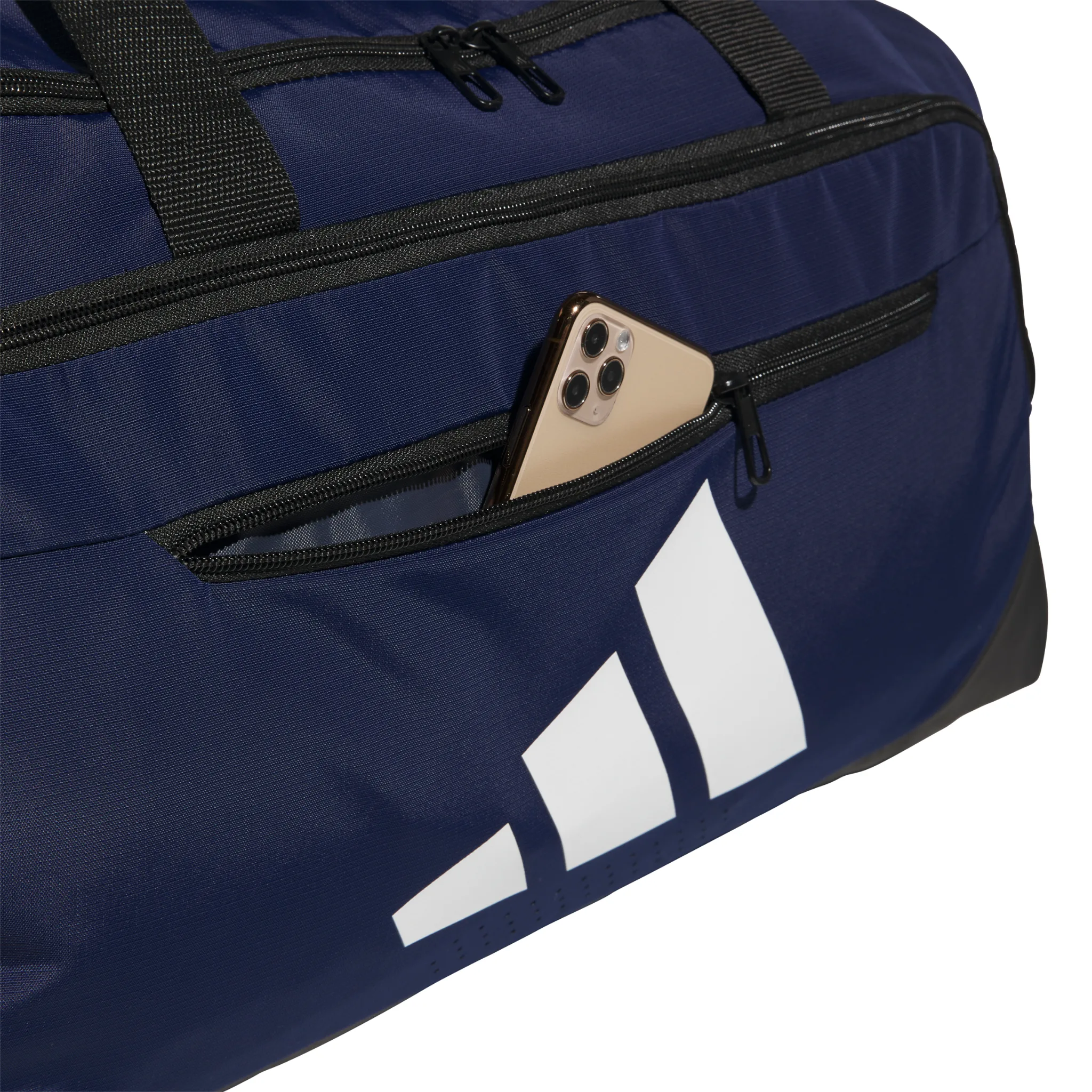 Defender 5 Medium Duffel Bag - Image 12