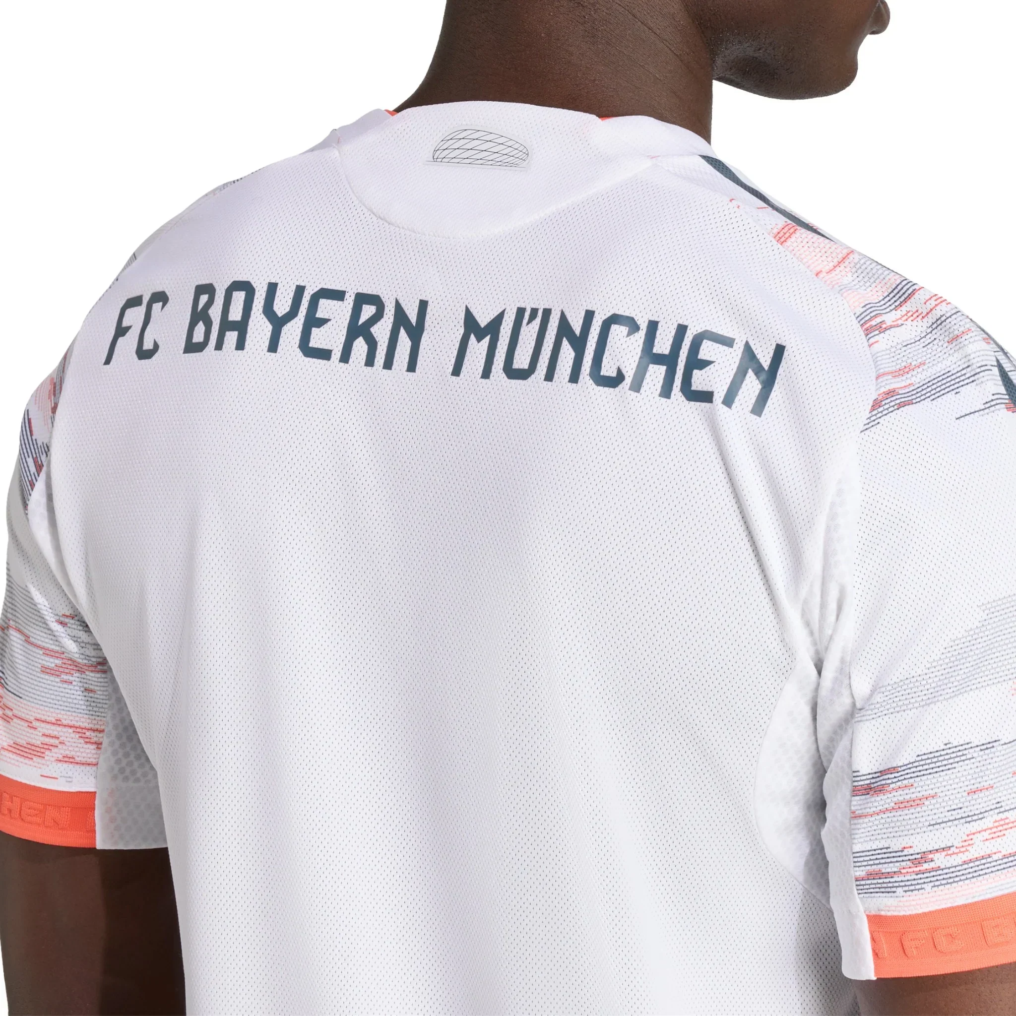 FC Bayern Munich Authentic Away Jersey 2025/26 - Image 3