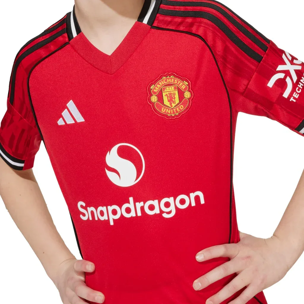 Manchester United FC Junior Home Jersey 2025/26 - Image 3
