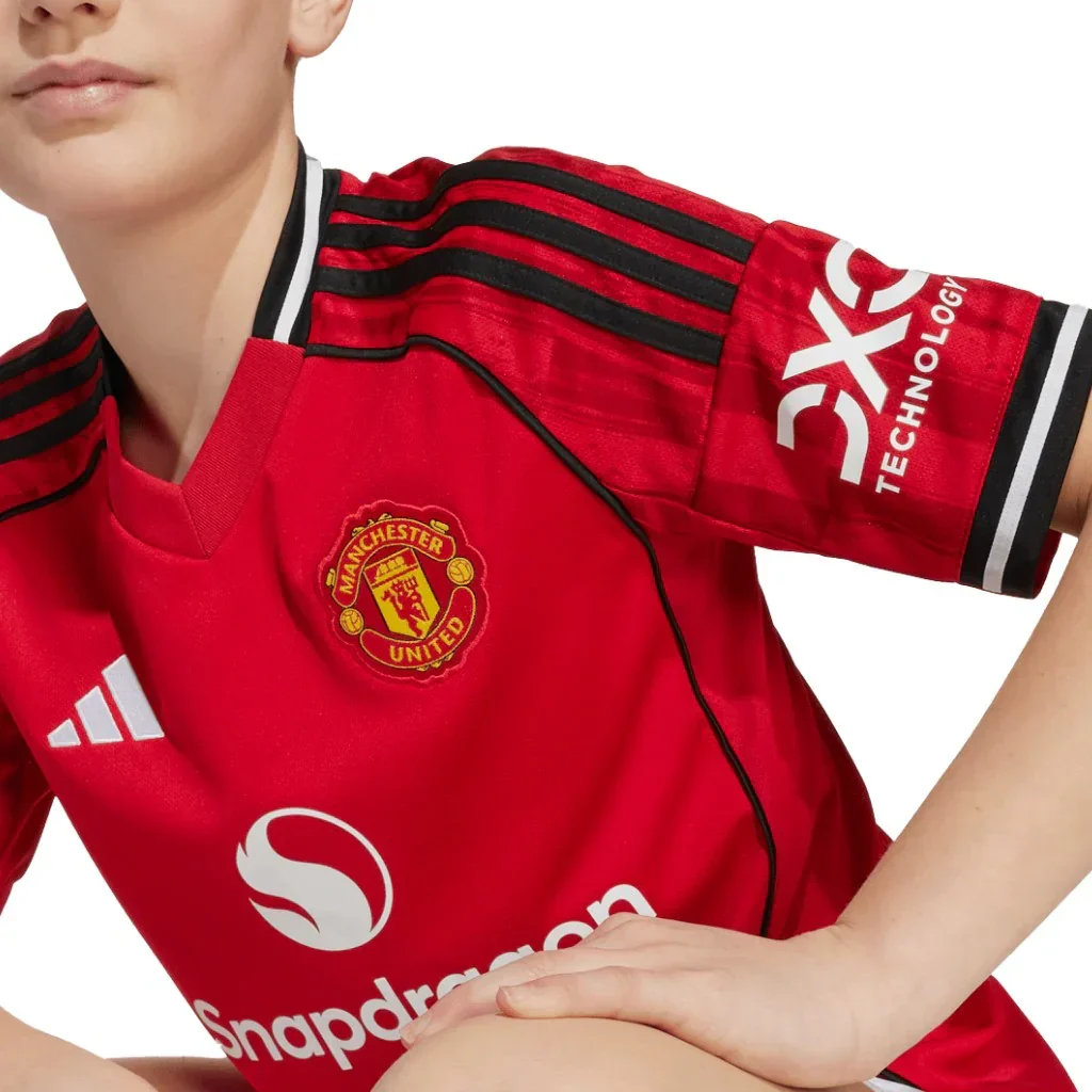 Manchester United FC Junior Home Jersey 2025/26 - Image 4