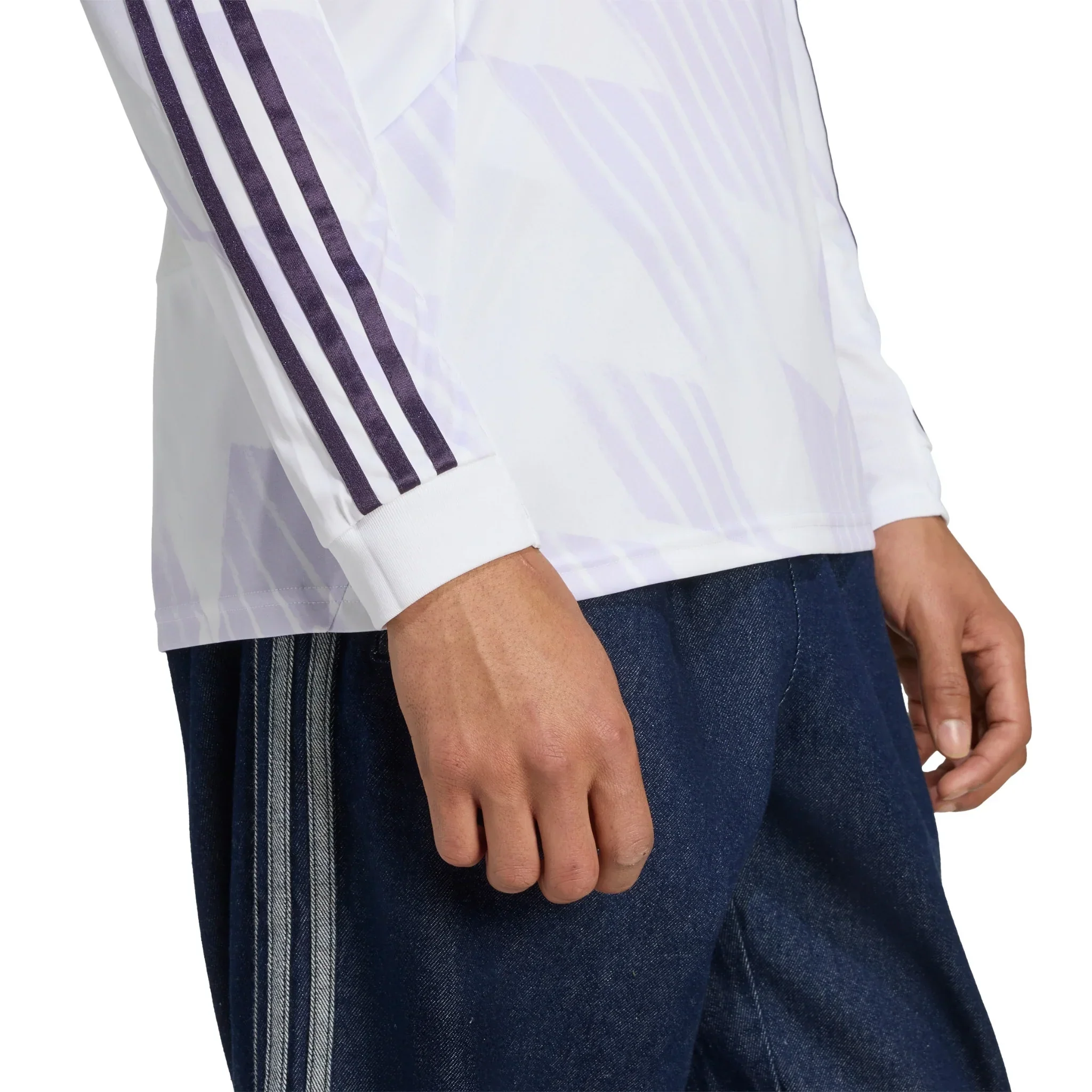 Manchester United FC Long Sleeve Away Jersey 2025/26 - Image 4