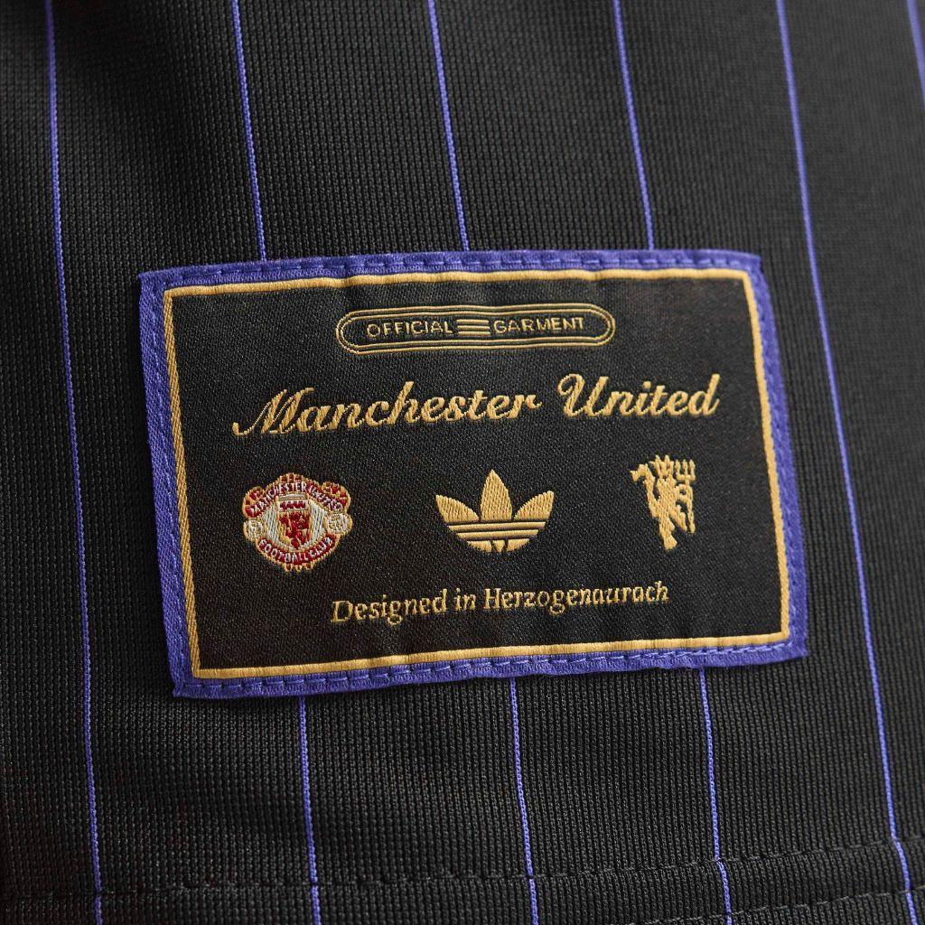 Manchester United FC Terrace Icons Jersey 2025/26 - Image 5