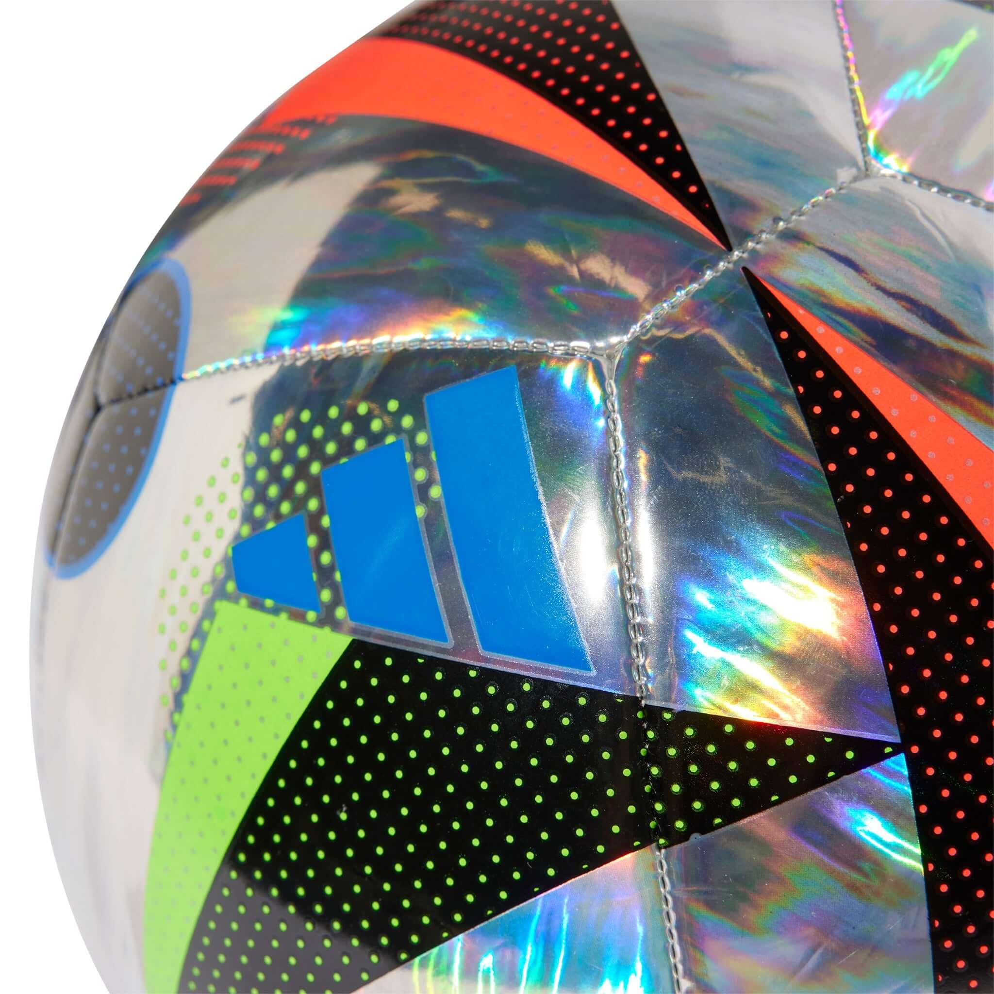 Fussballliebe Foil Training Ball - Image 4
