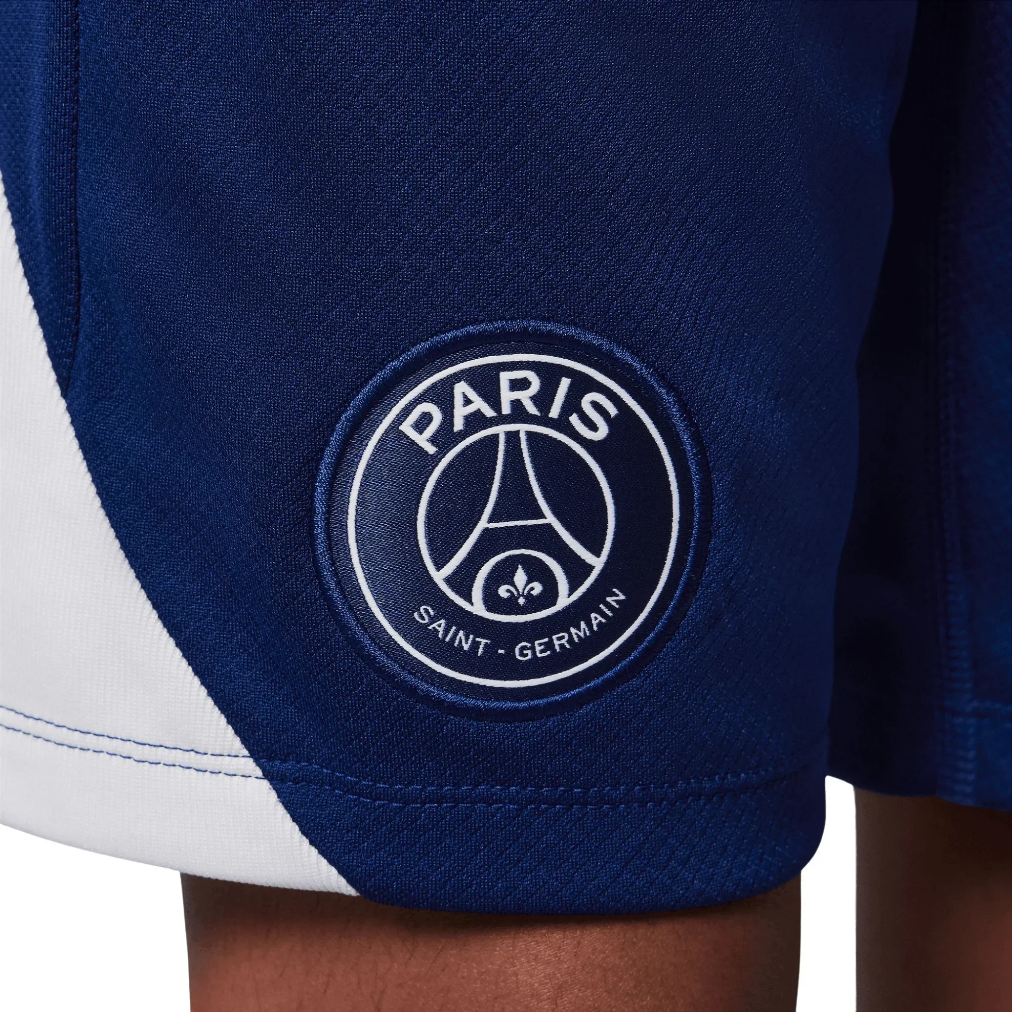 Paris Saint-Germain PSG Strike Fourth Dri-FIT Junior Knit Shorts 2024/25 - Image 3